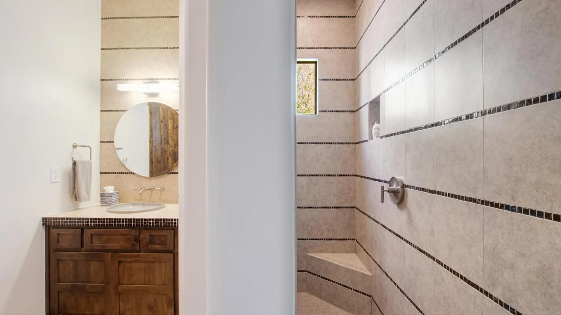 Private Pool & Hot Tub, Retreat - Large Luxury Smart Home Scottsdale