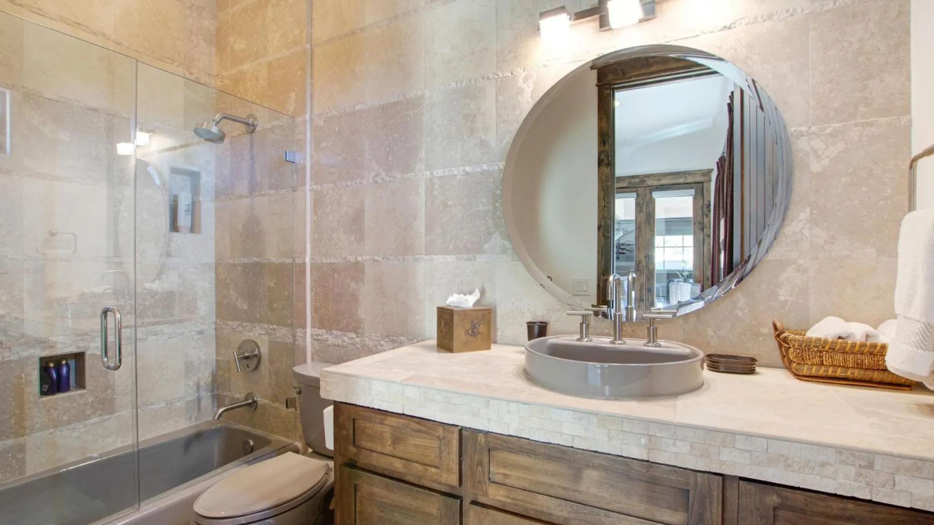 Private Pool & Hot Tub, Retreat - Large Luxury Smart Home Scottsdale USA